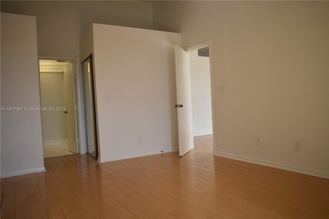 Townhouse in Pembroke Pines, Florida 2 bedrooms, 105.07 sq.m. № 1928654 - photo 26