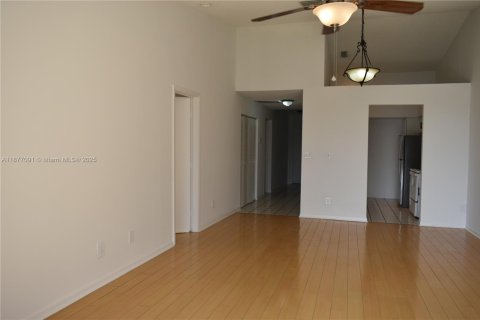 Townhouse in Pembroke Pines, Florida 2 bedrooms, 105.07 sq.m. № 1928654 - photo 19