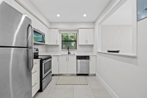 Apartment in Fort Lauderdale, Florida 2 bedrooms, 391.95 sq.m. № 1929692 - photo 4
