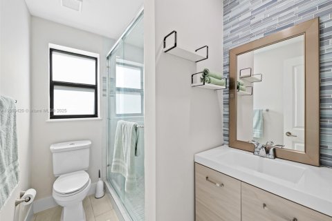 Apartment in Fort Lauderdale, Florida 2 bedrooms, 391.95 sq.m. № 1929692 - photo 7