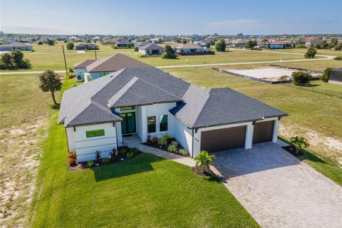 Villa ou maison à vendre à Cape Coral, Floride: 3 chambres, 179.39 m2 № 2295139 - photo 7
