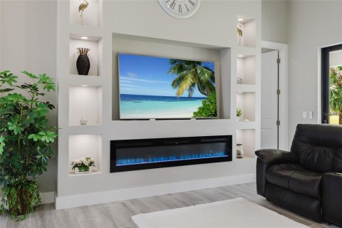 Villa ou maison à vendre à Cape Coral, Floride: 3 chambres, 179.39 m2 № 2295139 - photo 11