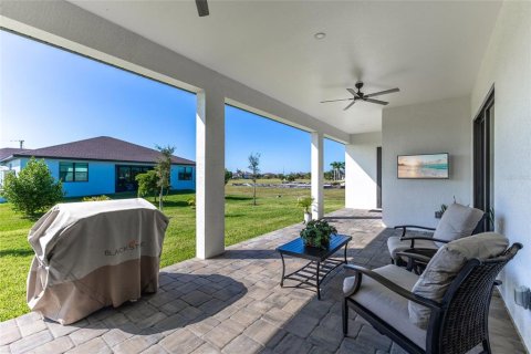 Villa ou maison à vendre à Cape Coral, Floride: 3 chambres, 179.39 m2 № 2295139 - photo 27