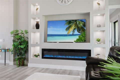 Villa ou maison à vendre à Cape Coral, Floride: 3 chambres, 179.39 m2 № 2295139 - photo 14