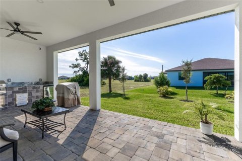 Villa ou maison à vendre à Cape Coral, Floride: 3 chambres, 179.39 m2 № 2295139 - photo 30