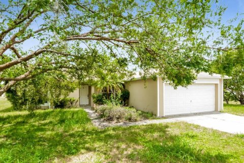 Villa ou maison à Clermont, Floride 3 chambres, 128.39 m2 № 2415594