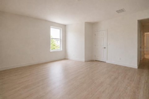 Casa en venta en Palm Bay, Florida, 4 dormitorios, 162.58 m2 № 2239440 - foto 11