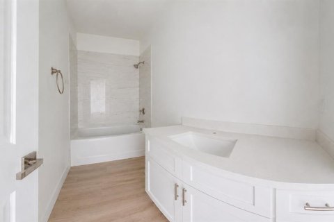 Casa en venta en Palm Bay, Florida, 4 dormitorios, 162.58 m2 № 2239440 - foto 9