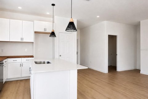 Casa en venta en Palm Bay, Florida, 4 dormitorios, 162.58 m2 № 2239440 - foto 3