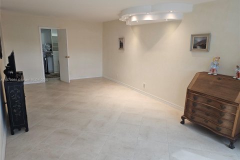 Copropriété à louer à Hallandale Beach, Floride: 2 chambres, 126.35 m2 № 1408810 - photo 28