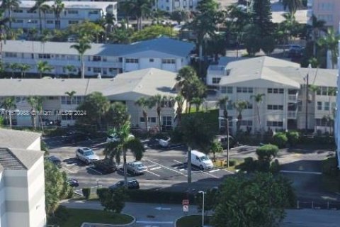 Copropriété à louer à Hallandale Beach, Floride: 2 chambres, 126.35 m2 № 1408810 - photo 3