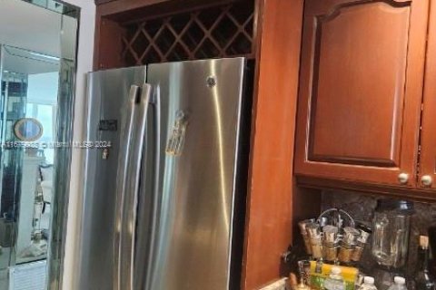 Copropriété à louer à Hallandale Beach, Floride: 2 chambres, 126.35 m2 № 1408810 - photo 18