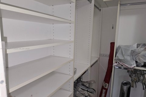 Copropriété à louer à Hallandale Beach, Floride: 2 chambres, 126.35 m2 № 1408810 - photo 27