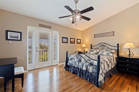 Townhouse in Saint Pete Beach, Florida 3 bedrooms, 170.94 sq.m. № 2396379 - photo 25