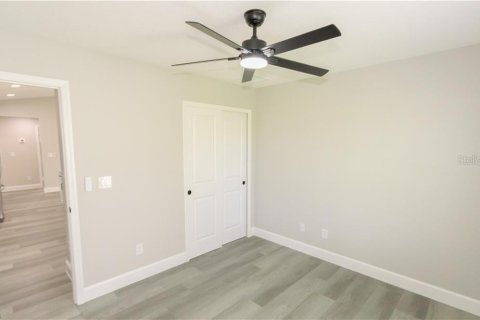 Villa ou maison à vendre à Cape Coral, Floride: 4 chambres, 168.06 m2 № 1884352 - photo 13