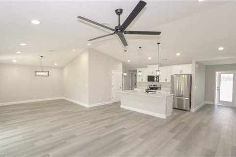 Villa ou maison à vendre à Cape Coral, Floride: 4 chambres, 168.06 m2 № 1884352 - photo 11