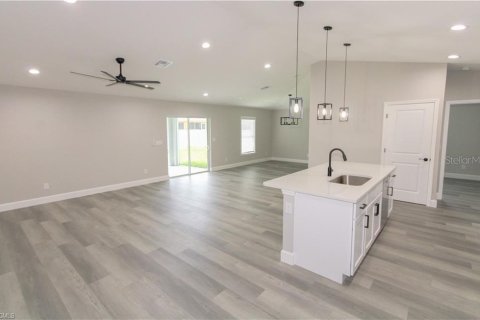 Villa ou maison à vendre à Cape Coral, Floride: 4 chambres, 168.06 m2 № 1884352 - photo 7
