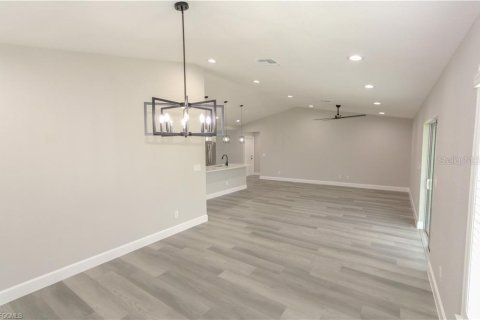 Villa ou maison à vendre à Cape Coral, Floride: 4 chambres, 168.06 m2 № 1884352 - photo 9