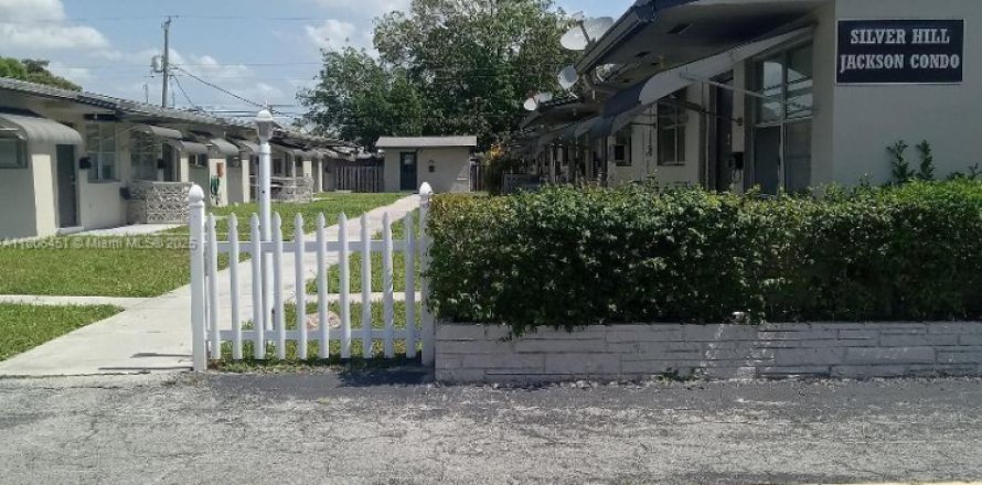 Condominio en Hollywood, Florida, 1 dormitorio № 2035333