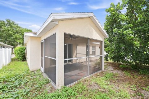 Villa ou maison à louer à Riverview, Floride: 4 chambres, 153.75 m2 № 2384354 - photo 16