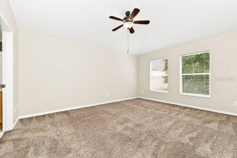 Villa ou maison à louer à Riverview, Floride: 4 chambres, 153.75 m2 № 2384354 - photo 4