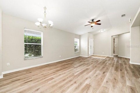 Villa ou maison à louer à Riverview, Floride: 4 chambres, 153.75 m2 № 2384354 - photo 3