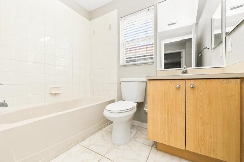 Villa ou maison à louer à Riverview, Floride: 4 chambres, 153.75 m2 № 2384354 - photo 14
