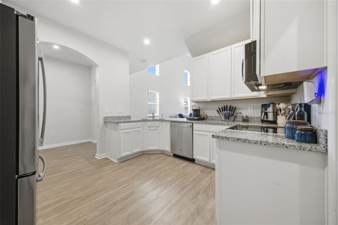 Touwnhouse à vendre à Brandon, Floride: 3 chambres, 172.8 m2 № 2131805 - photo 5