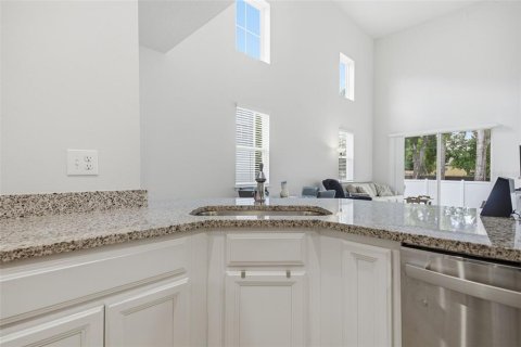 Touwnhouse à vendre à Brandon, Floride: 3 chambres, 172.8 m2 № 2131805 - photo 4