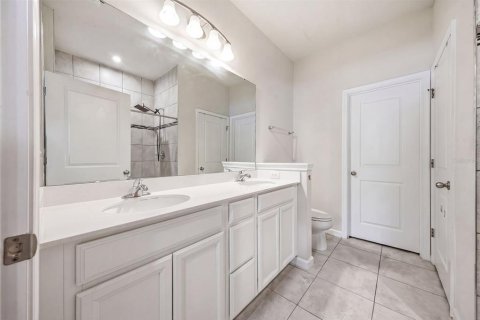 Touwnhouse à vendre à Brandon, Floride: 3 chambres, 172.8 m2 № 2131805 - photo 12
