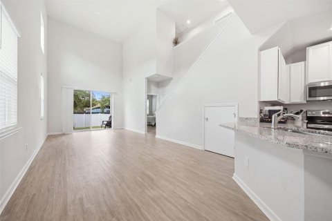 Touwnhouse à vendre à Brandon, Floride: 3 chambres, 172.8 m2 № 2131805 - photo 7