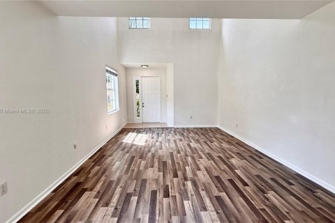 House in Miramar, Florida 4 bedrooms, 212.75 sq.m. № 1949740 - photo 10