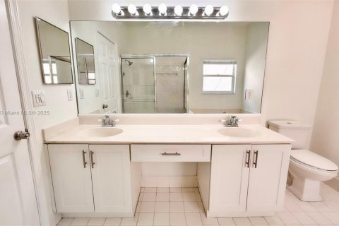 House in Miramar, Florida 4 bedrooms, 212.75 sq.m. № 1949740 - photo 22