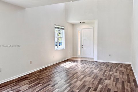 House in Miramar, Florida 4 bedrooms, 212.75 sq.m. № 1949740 - photo 7