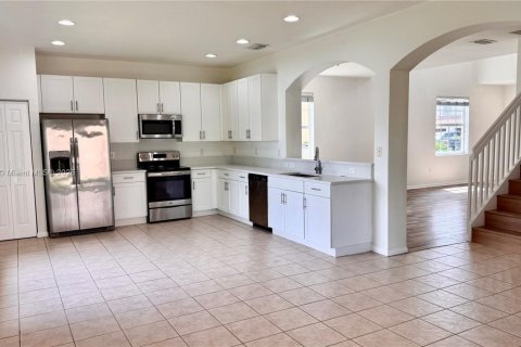 House in Miramar, Florida 4 bedrooms, 212.75 sq.m. № 1949740 - photo 15