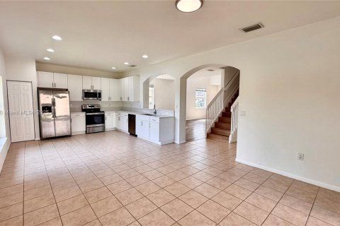 House in Miramar, Florida 4 bedrooms, 212.75 sq.m. № 1949740 - photo 14