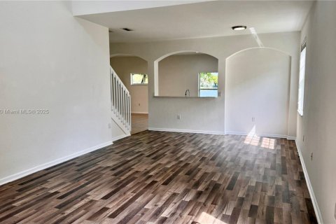 House in Miramar, Florida 4 bedrooms, 212.75 sq.m. № 1949740 - photo 4