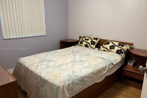 Villa ou maison à vendre à Miami, Floride: 4 chambres, 236.34 m2 № 1867217 - photo 30