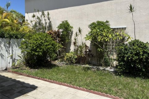 Villa ou maison à vendre à Miami, Floride: 4 chambres, 236.34 m2 № 1867217 - photo 22