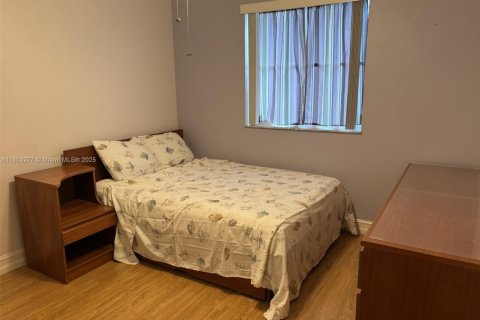 Villa ou maison à vendre à Miami, Floride: 4 chambres, 236.34 m2 № 1867217 - photo 29