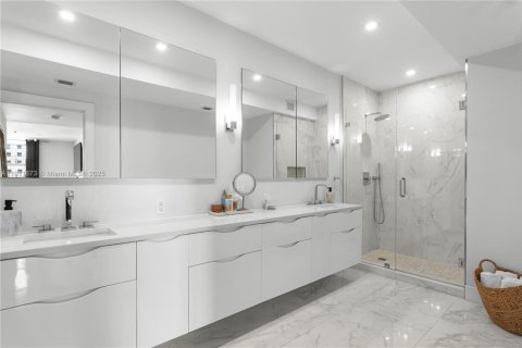 Купить кондоминиум в Майами-Бич, Флорида 3 спальни, 240.99м2, № 1970891 - фото 24