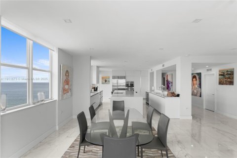 Купить кондоминиум в Майами-Бич, Флорида 3 спальни, 240.99м2, № 1970891 - фото 11