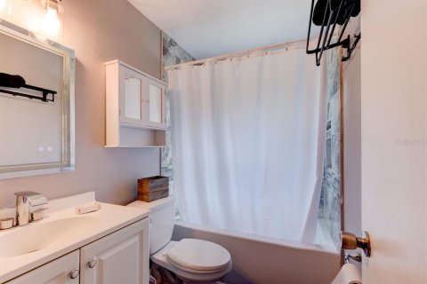 Villa ou maison à vendre à Edgewater, Floride: 4 chambres, 125.6 m2 № 2406333 - photo 5
