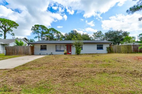 Villa ou maison à Edgewater, Floride 4 chambres, 125.6 m2 № 2406333