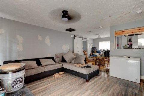 Villa ou maison à vendre à Edgewater, Floride: 4 chambres, 125.6 m2 № 2406333 - photo 9