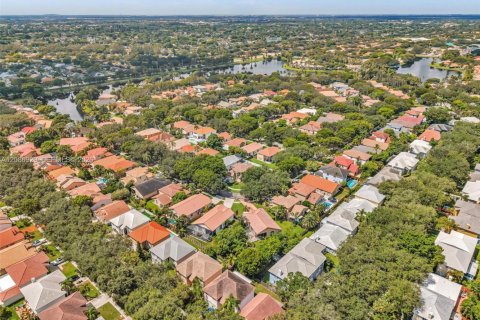 House in Cooper City, Florida 4 bedrooms, 237.09 sq.m. № 2357651 - photo 5