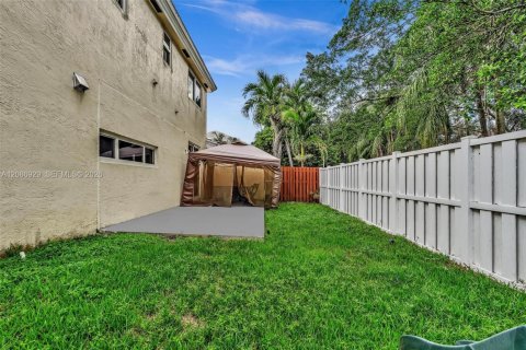 House in Cooper City, Florida 4 bedrooms, 237.09 sq.m. № 2357651 - photo 22