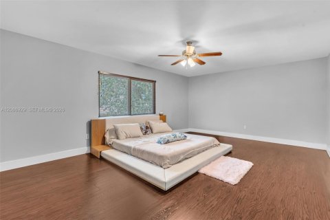 House in Cooper City, Florida 4 bedrooms, 237.09 sq.m. № 2357651 - photo 16