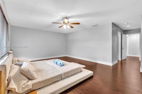 House in Cooper City, Florida 4 bedrooms, 237.09 sq.m. № 2357651 - photo 17