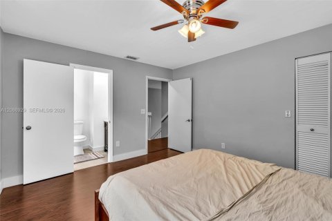 House in Cooper City, Florida 4 bedrooms, 237.09 sq.m. № 2357651 - photo 7